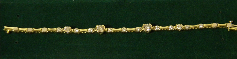 Diamond Bezel Bracelet from Moms Rings DiamondBezelBracelet4-44