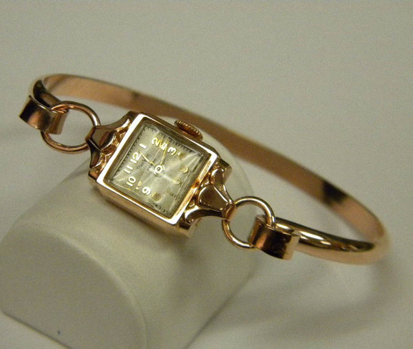 Fashion Forward Bangle Watch Bangle Watch-60 Fashion Forward Bangle Watch Bangle Watch-60